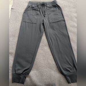 Lou & Grey Charcoal Jogger Pants